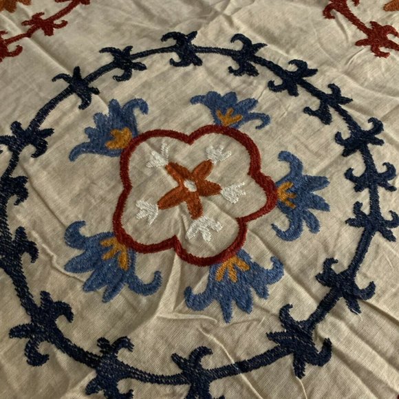 Embroidered Duvet Cover and 1 Sham NWT - Picture 4 of 12